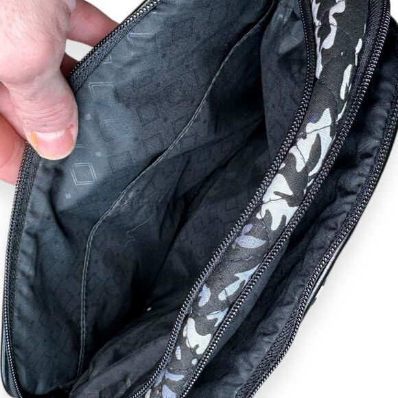 VERA BRADLEY Women’s Paisley Noir Trimmed Quilted Crossbody Bag - Picture 5 of 9